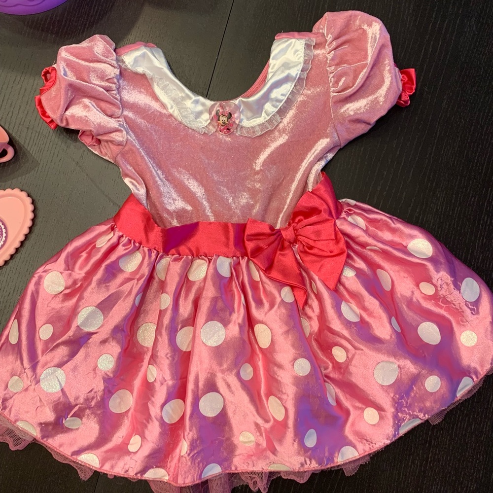 Minnie Mouse dress and tea set